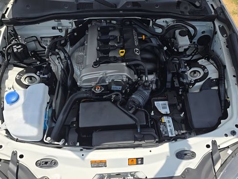 Used 2019 MAZDA MX-5 Miata RF Club w/ I-ACTIVSENSE Sport Package RWD image 5