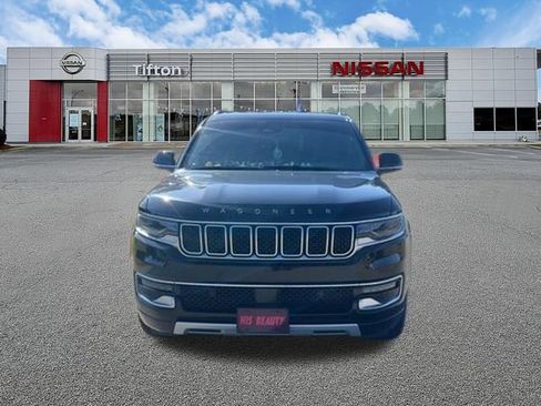 Used 2023 Jeep Wagoneer L Series II AWD/4WD image 2