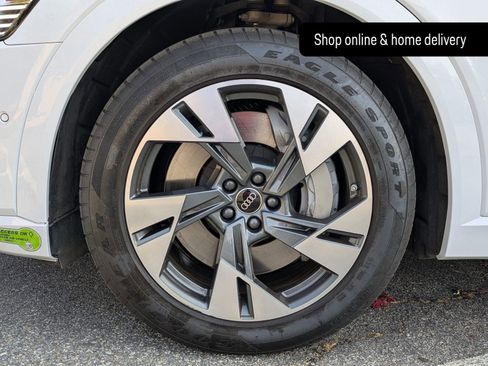 Used 2023 Audi e-tron Premium w/ Convenience Plus Package image 26