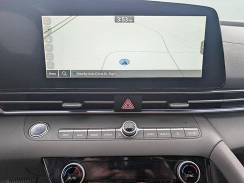 Used 2024 Hyundai Elantra SEL FWD image 11