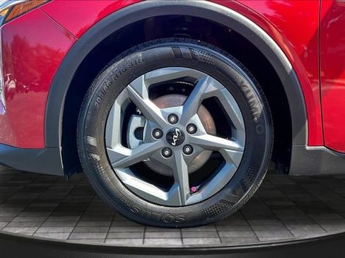 Certified 2025 Kia K4 FWD image 31