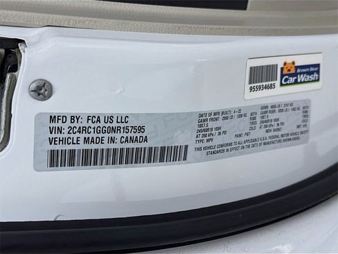 Used 2022 Chrysler Pacifica Limited image 41