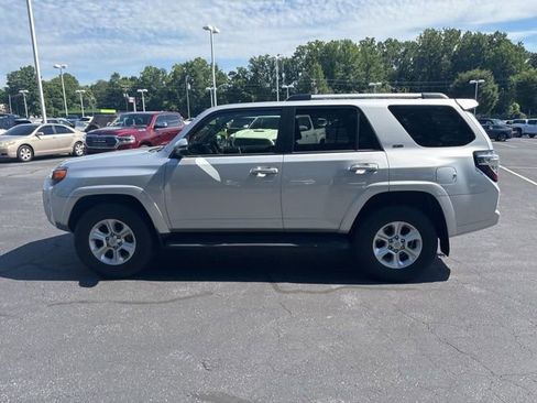Used 2021 Toyota 4Runner SR5 Premium w/ Moonroof Package AWD/4WD image 4