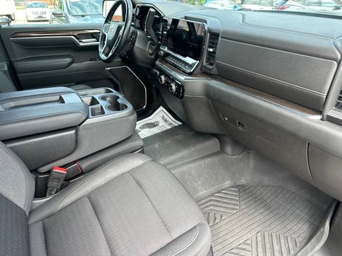 Used 2023 Chevrolet Silverado 1500 LT w/ Z71 Off-Road Package image 12