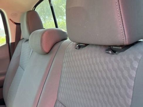 Used 2022 Toyota Tacoma SR w/ SR Convenience Package RWD image 10