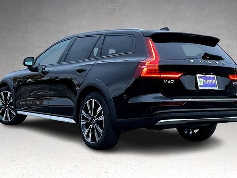 New 2026 Volvo V60 B5 Cross Country Ultra w/ Climate Package image 3