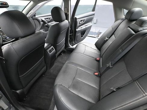 Used 2016 Nissan Altima 2.5 SL w/ Moonroof Package image 39