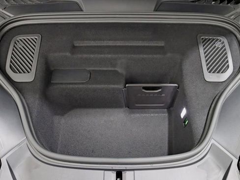 Used 2025 Porsche Macan Turbo Electric AWD/4WD image 47