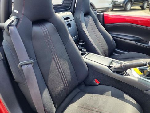 Used 2016 MAZDA MX-5 Miata Club RWD image 23