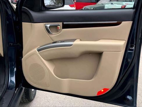 Used 2011 Hyundai Santa Fe GLS image 21