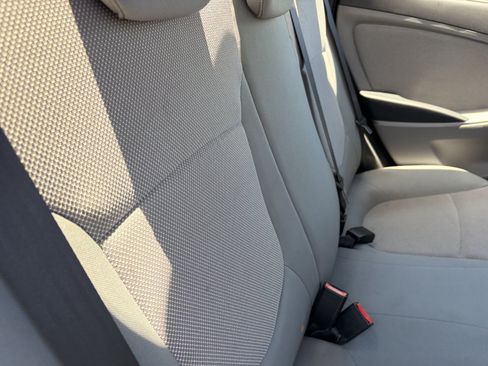 Used 2013 Hyundai Accent GLS FWD image 14