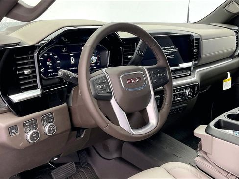 New 2026 GMC Sierra 3500 SLT image 4