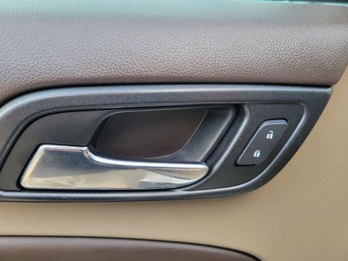 Used 2018 Chevrolet Tahoe LT RWD image 8