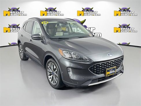 Used 2020 Ford Escape Titanium image 3