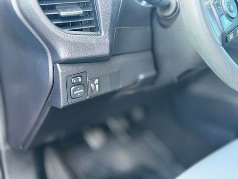 Used 2016 Toyota Corolla L image 12