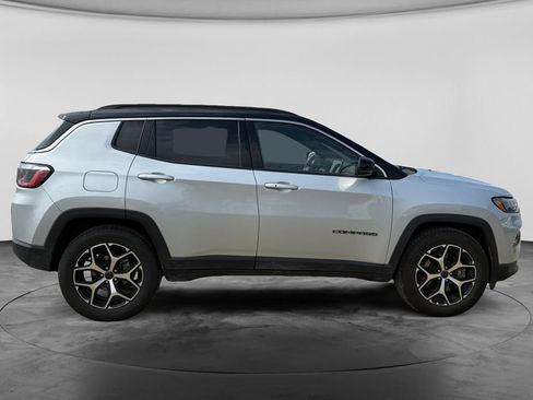 Used 2025 Jeep Compass Limited AWD/4WD image 10