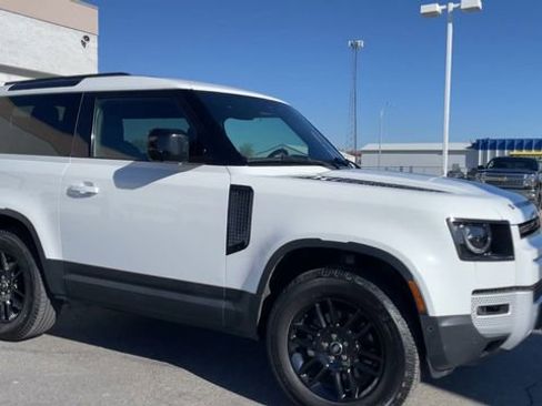 Used 2024 Land Rover Defender 90 S image 3