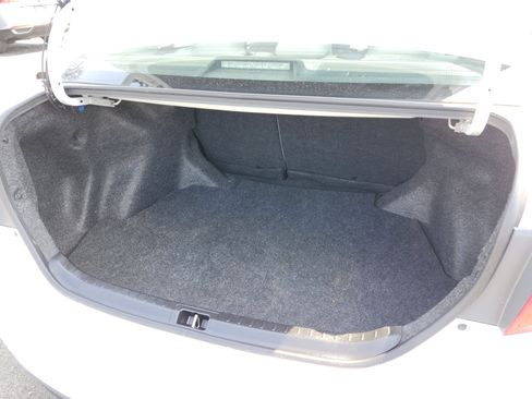 Used 2016 Toyota Corolla L image 19