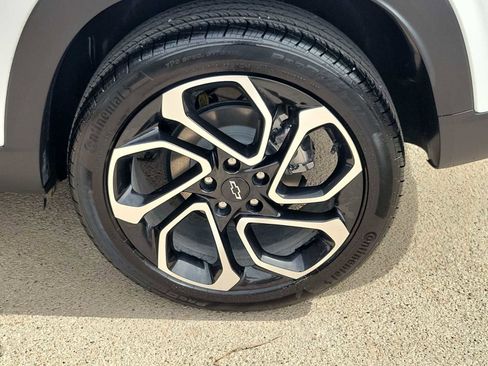Used 2025 Chevrolet Trax RS w/ Driver Confidence Package FWD image 12