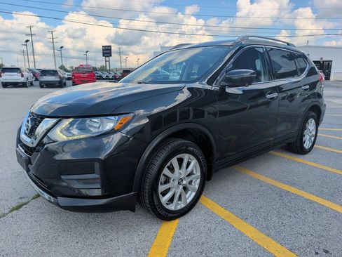 Used 2017 Nissan Rogue SV AWD/4WD image 3