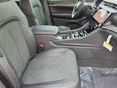 New 2026 Jeep Grand Cherokee Altitude AWD/4WD image 49