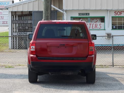 Used 2014 Jeep Patriot Sport w/ Power Value Group FWD image 7