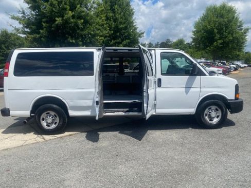 Used 2016 Chevrolet Express 3500 LS RWD image 7