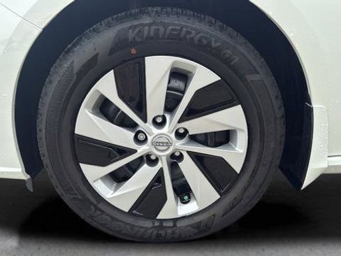Certified 2025 Nissan Altima 2.5 S FWD image 14