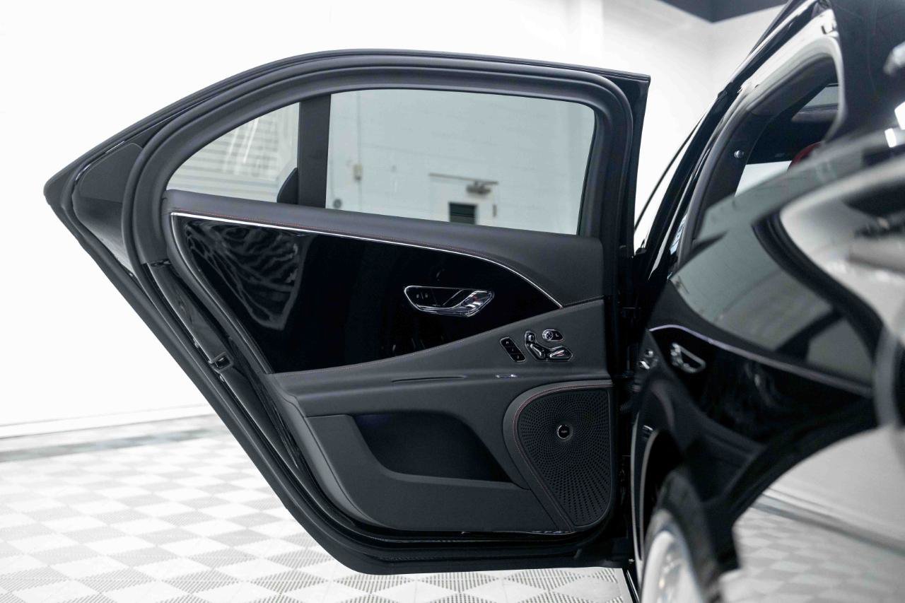 Used 2025 Bentley Flying Spur Plug-In Hybrid AWD/4WD image 80