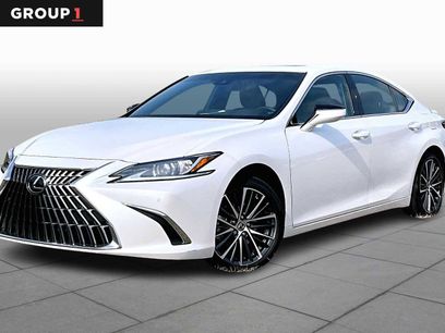 Used 2023 Lexus ES 300h w/ Premium Package