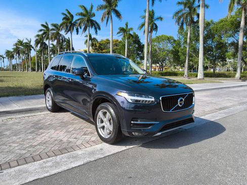Used 2017 Volvo XC90 T5 Momentum w/ Vision Package FWD image 1