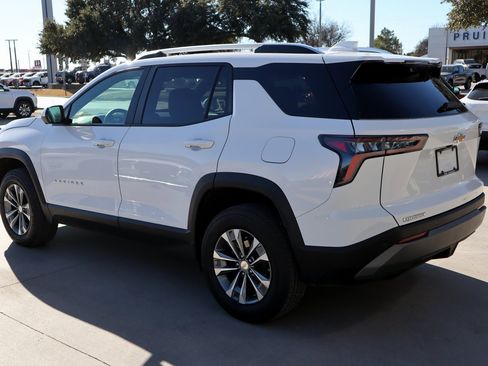 Used 2025 Chevrolet Equinox LT w/ Convenience Package II image 8