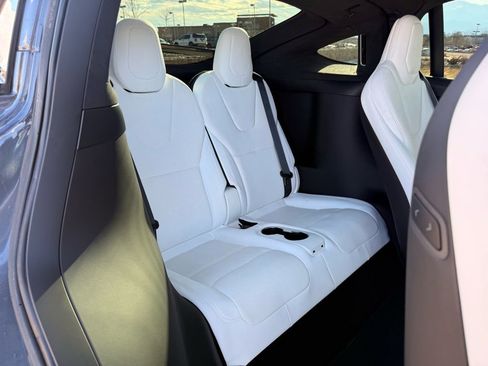 Used 2022 Tesla Model X image 29