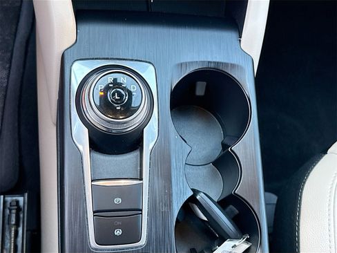 Used 2022 Ford Escape SEL image 17