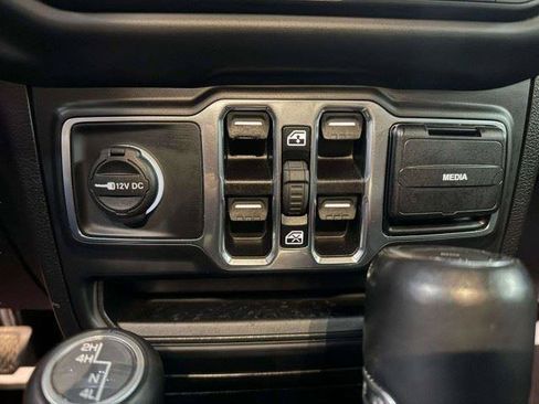 Used 2021 Jeep Gladiator Overland w/ Popular Equipment Package AWD/4WD image 28