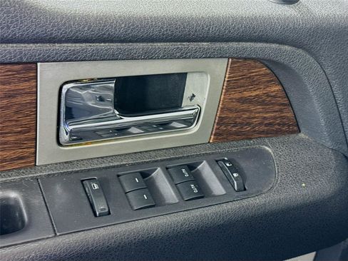 Used 2013 Ford F150 Lariat w/ Lariat Chrome Pkg image 11
