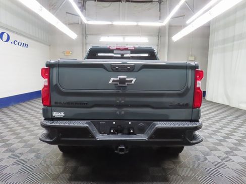 Used 2025 Chevrolet Silverado 1500 ZR2 w/ Technology Package image 35