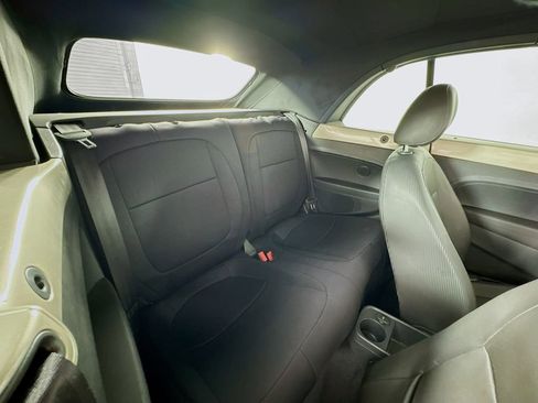 Used 2013 Volkswagen Beetle 2.5 image 31