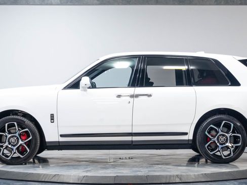 Used 2021 Rolls-Royce Cullinan Black Badge AWD/4WD image 27