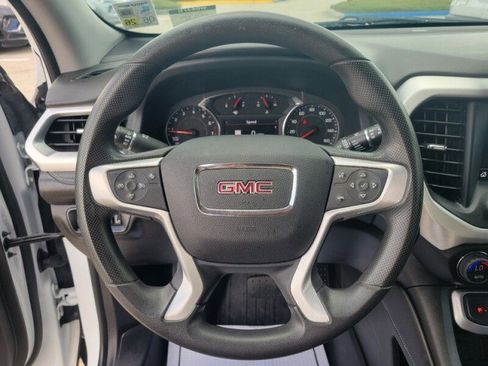 Used 2022 GMC Acadia SLE w/ Driver Convenience Package FWD image 17