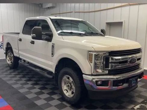 Used 2019 Ford F250 XLT w/ XLT Value Package image 3