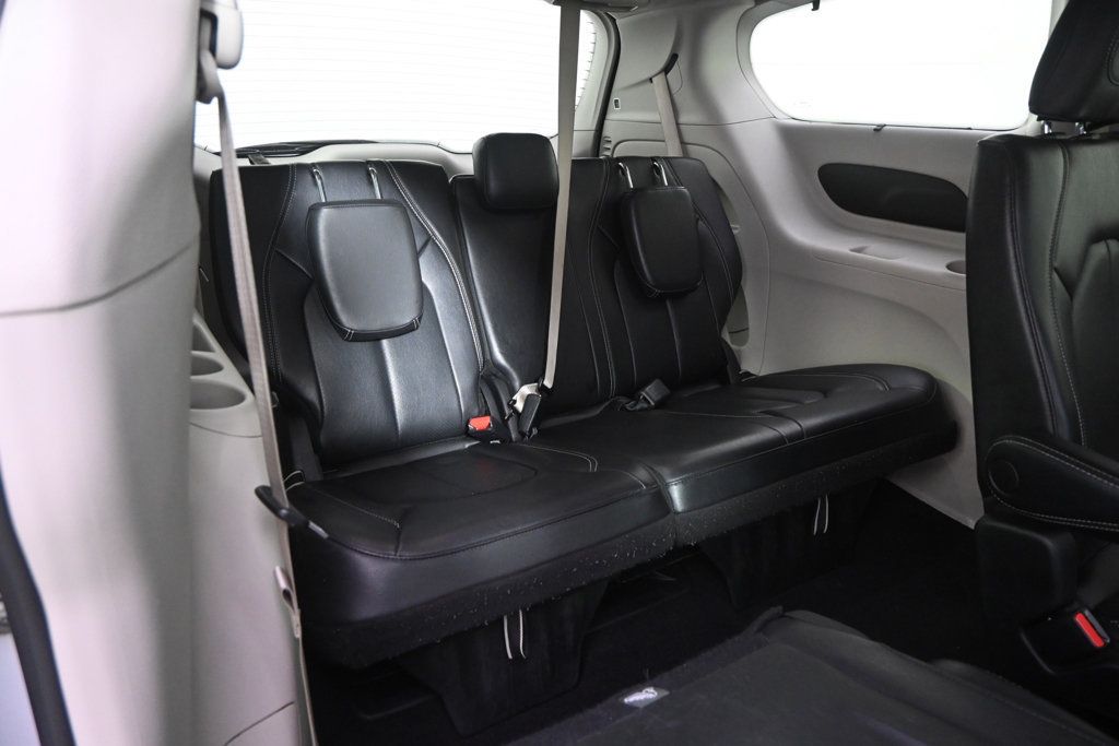 Used 2022 Chrysler Pacifica Touring-L FWD image 19