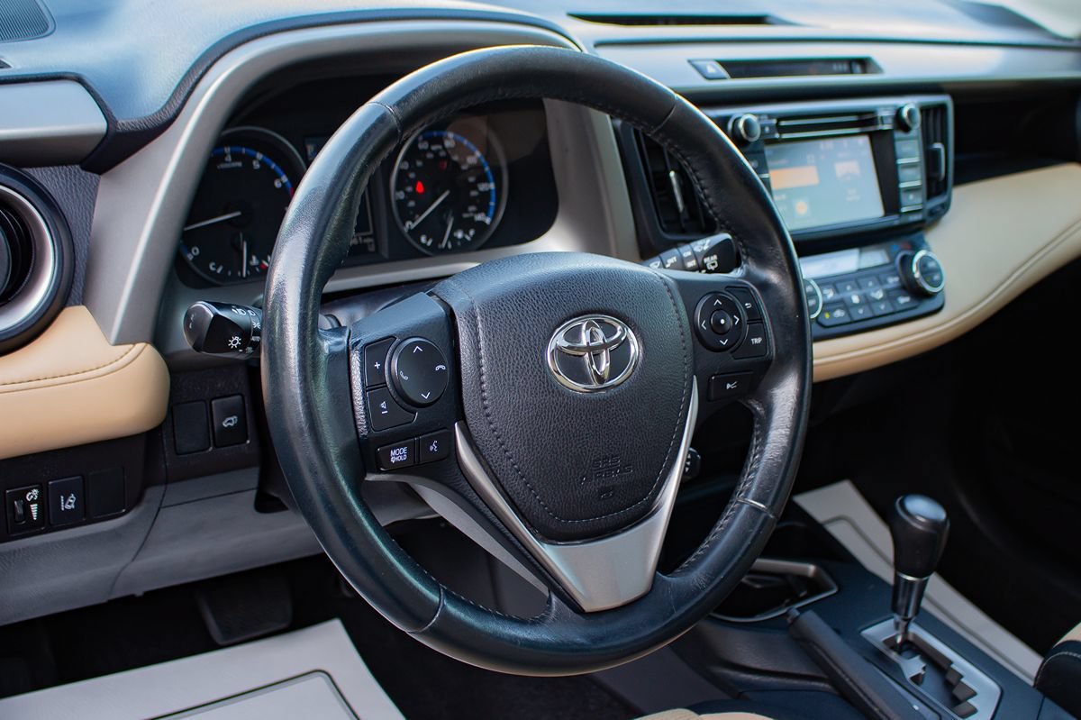 Used 2017 Toyota RAV4 XLE FWD image 22