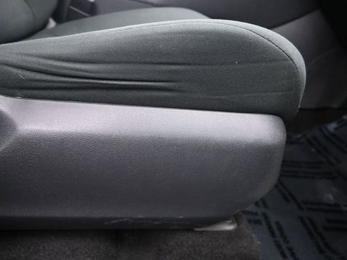 Used 2019 Toyota RAV4 LE w/ Carpet Mat Package image 12