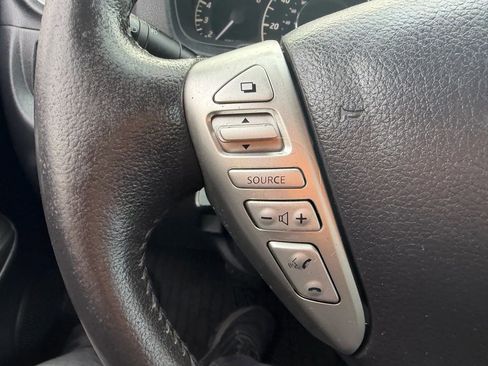 Used 2017 Nissan Versa Note SL Hatchback 4D image 20