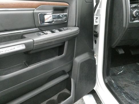 Used 2014 RAM 2500 Laramie w/ Convenience Group AWD/4WD image 13