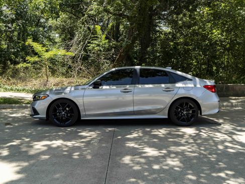 Used 2024 Honda Civic Sport image 6