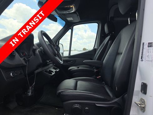 Used 2024 Mercedes-Benz Sprinter 2500 image 6