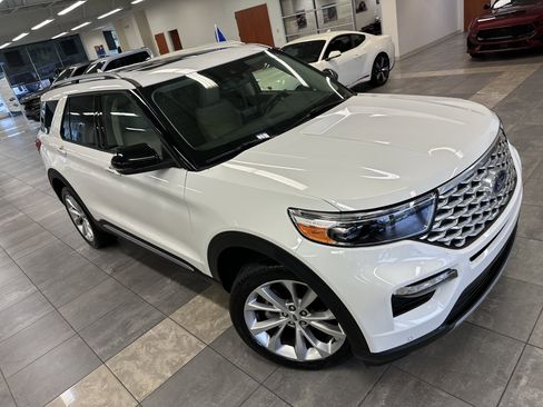 Used 2022 Ford Explorer Platinum w/ Equipment Group 601A image 12