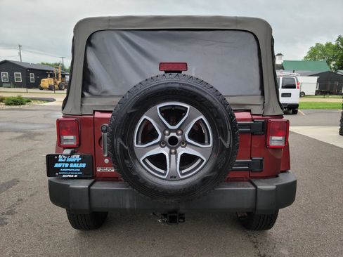 Used 2007 Jeep Wrangler Unlimited Sahara w/ Trailer Tow Group AWD/4WD image 5